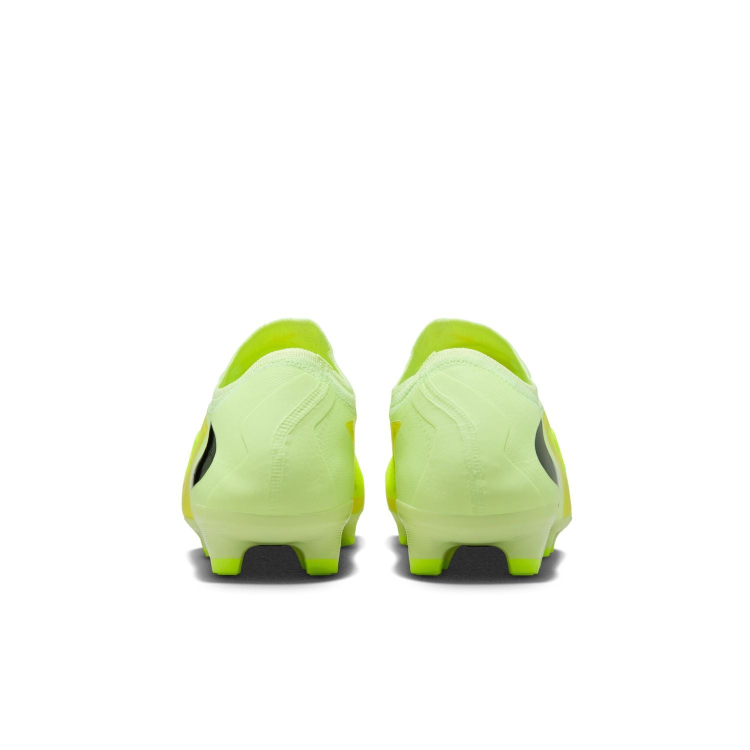 Nike Phantom 6 Low Pro Firm Ground Cleats