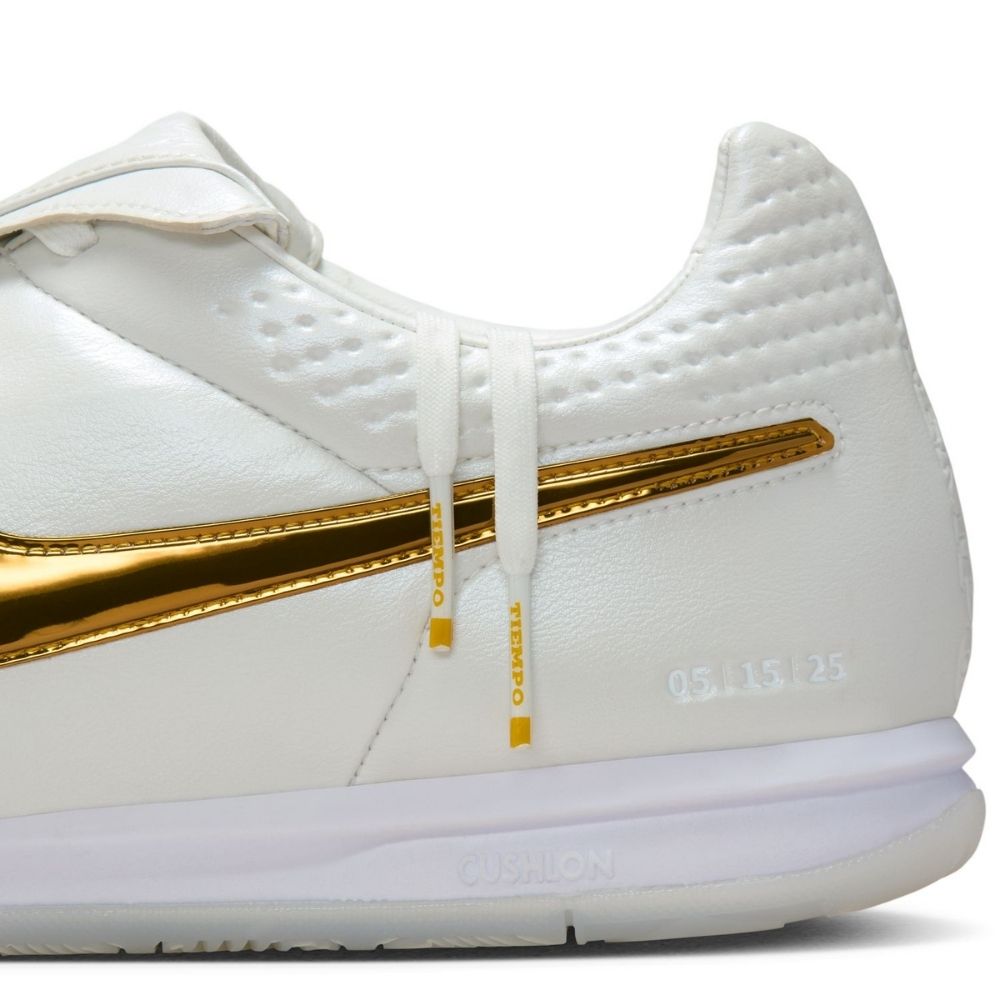 Ronaldinho x Nike Tiempo Legend SE 'Touch of Gold' Indoor Court Shoes