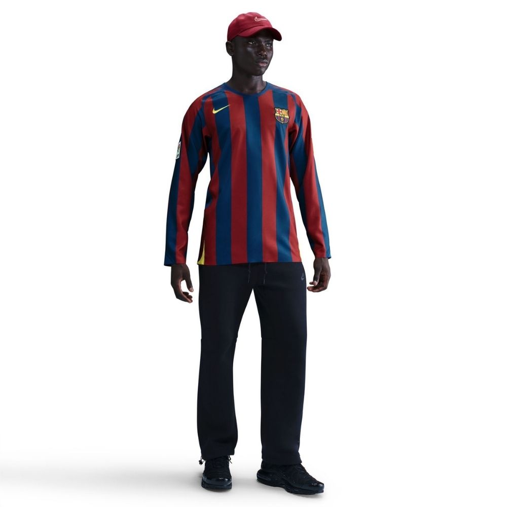 Nike Football Reissue Total90 Ronaldinho's 2005/06 FC Barcelona Men's Long-Sleeve Jersey