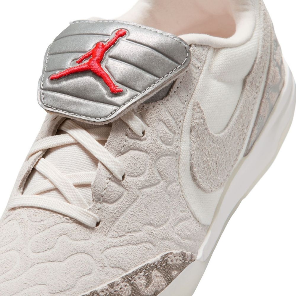 Nike Junior Tiempo Streetgato SE Indoor Soccer Shoes