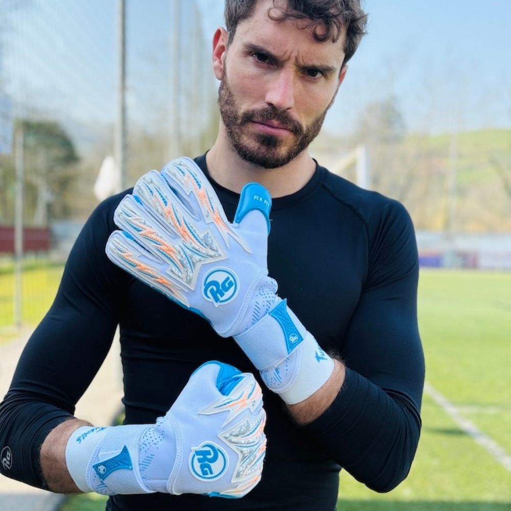 RG Tuanis Roll Hybrid Cut with F/S Goalkeeper Gloves