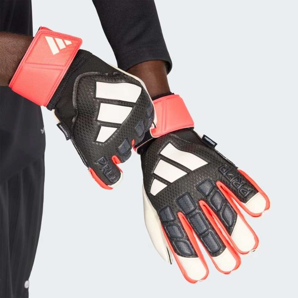 adidas Predator Match Fingersave Goalkeeper Gloves