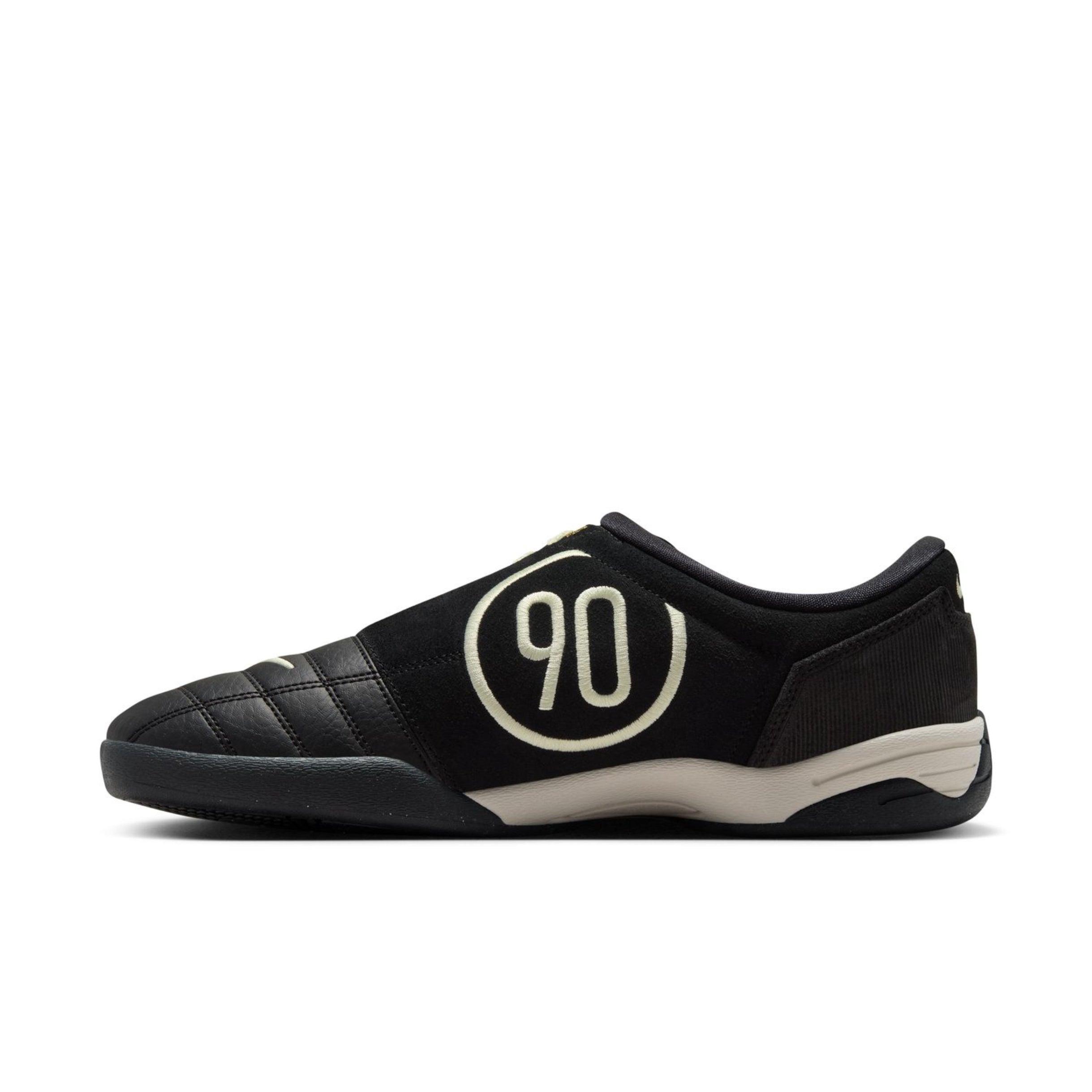 Nike Total 90 Men's Shoes