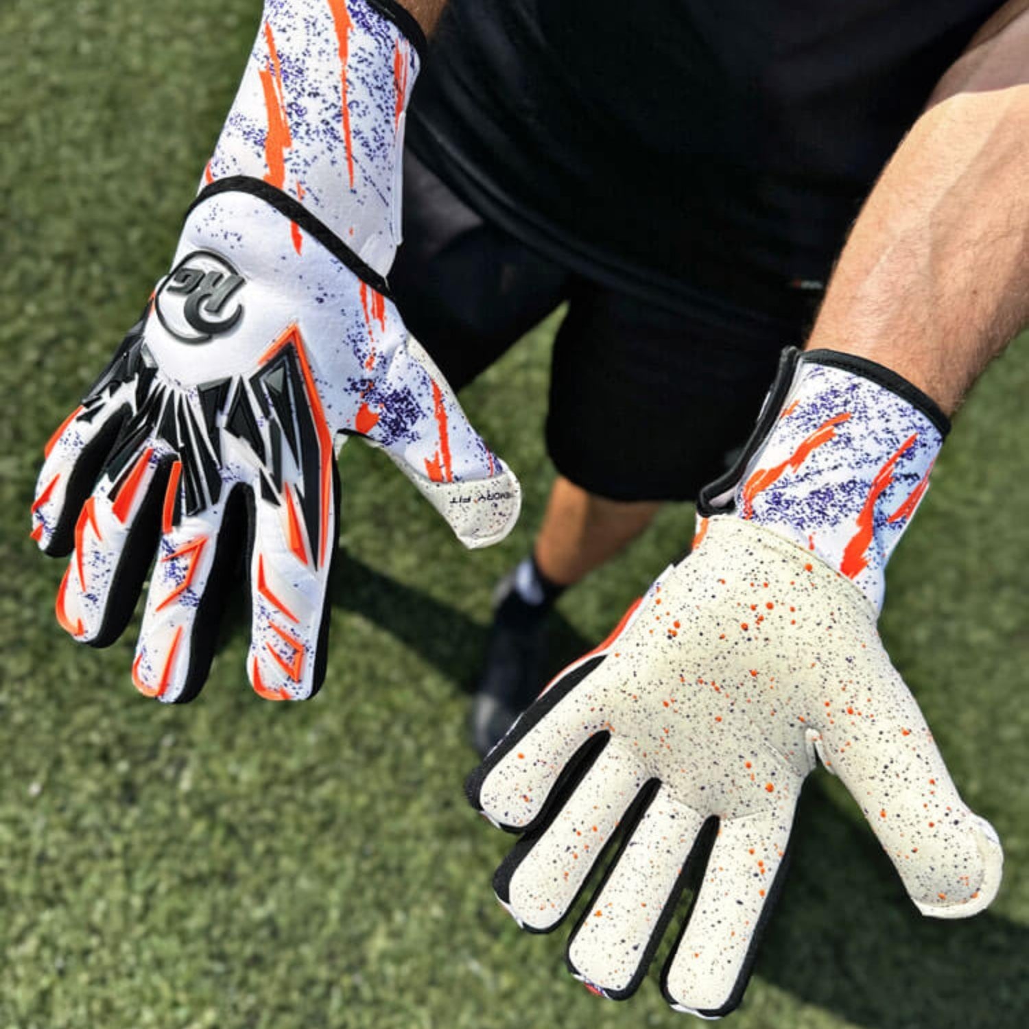 RG Snaga Negative Cut w/ Finger Support Goalkeeper Glove