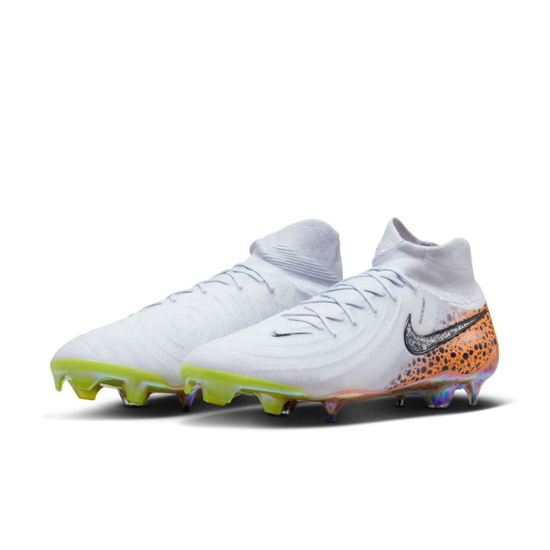 Nike Phantom Luna II Elite Firm Ground Cleats