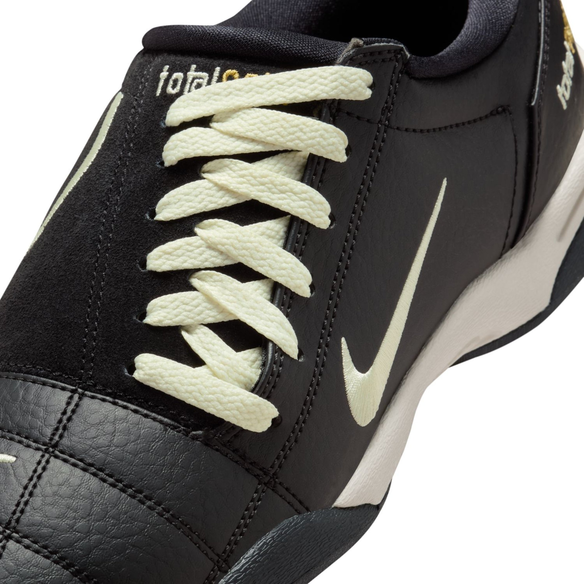 Nike Total 90 Men's Shoes