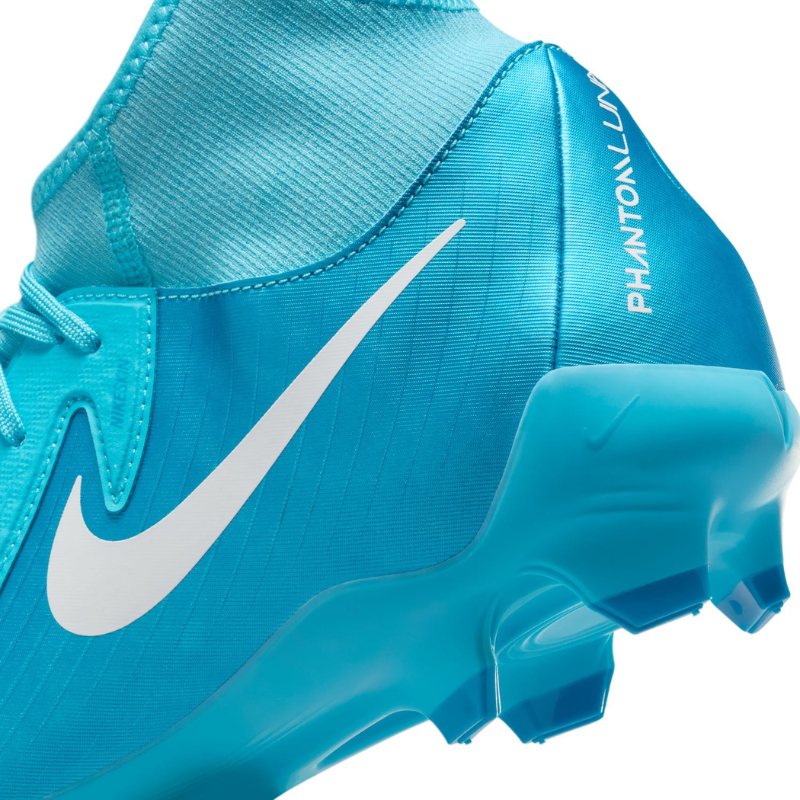 Nike Phantom Luna II Academy Multi-Ground Cleats