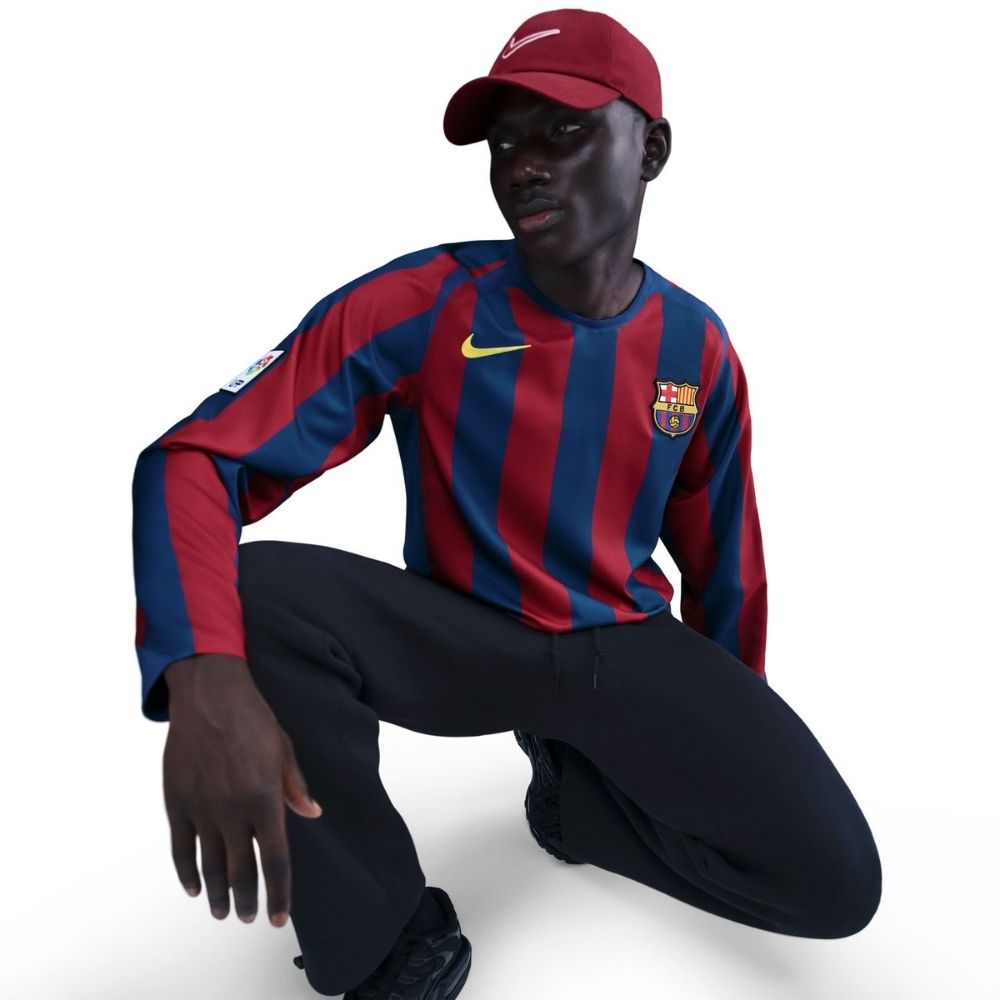 Nike Football Reissue Total90 Ronaldinho's 2005/06 FC Barcelona