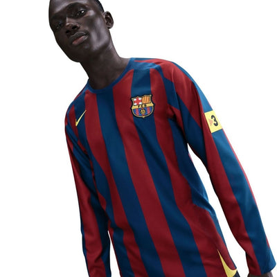 Nike Football Reissue Total90 Ronaldinho's 2005/06 FC Barcelona Men's Long-Sleeve Jersey