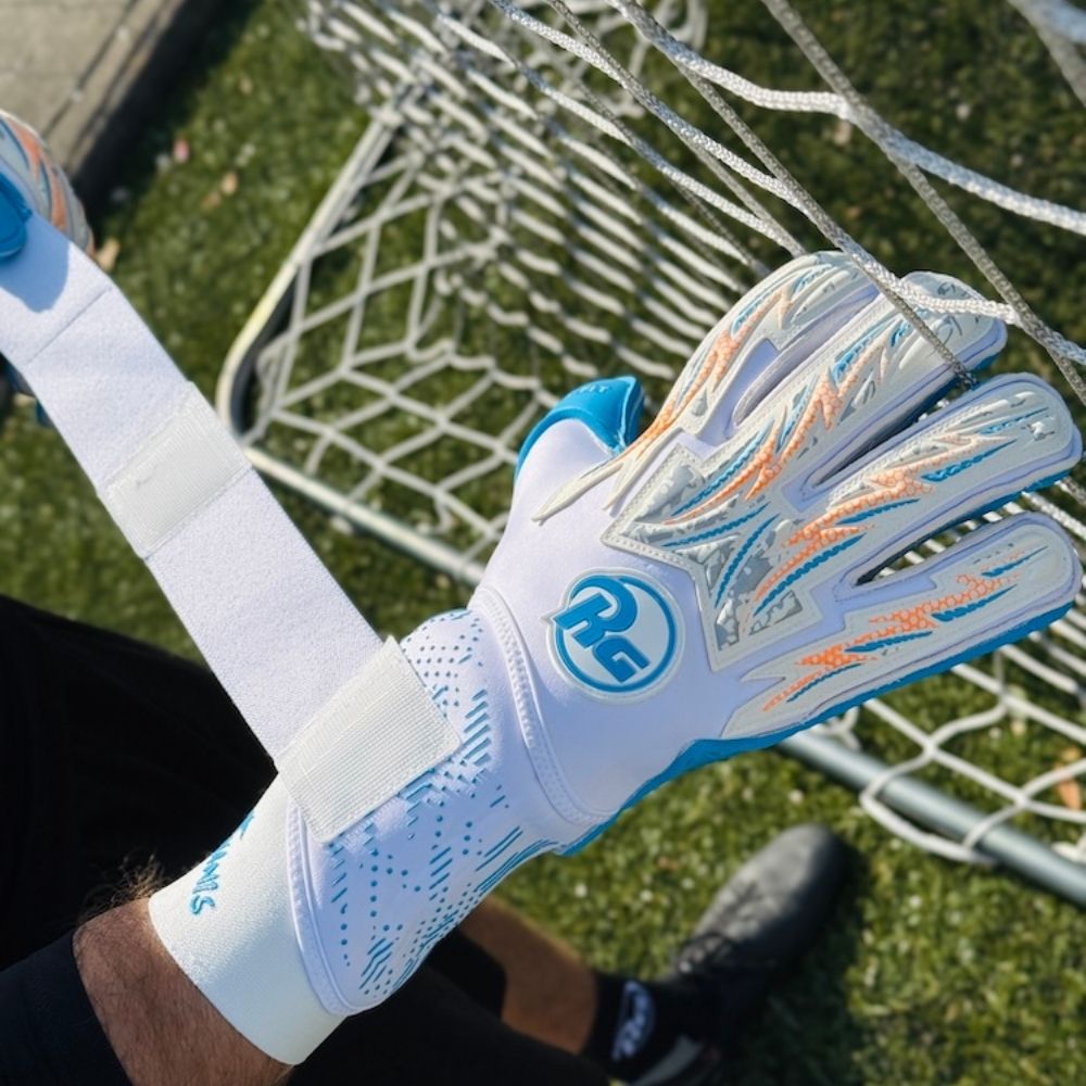 RG Tuanis Roll Hybrid Cut with F/S Goalkeeper Gloves