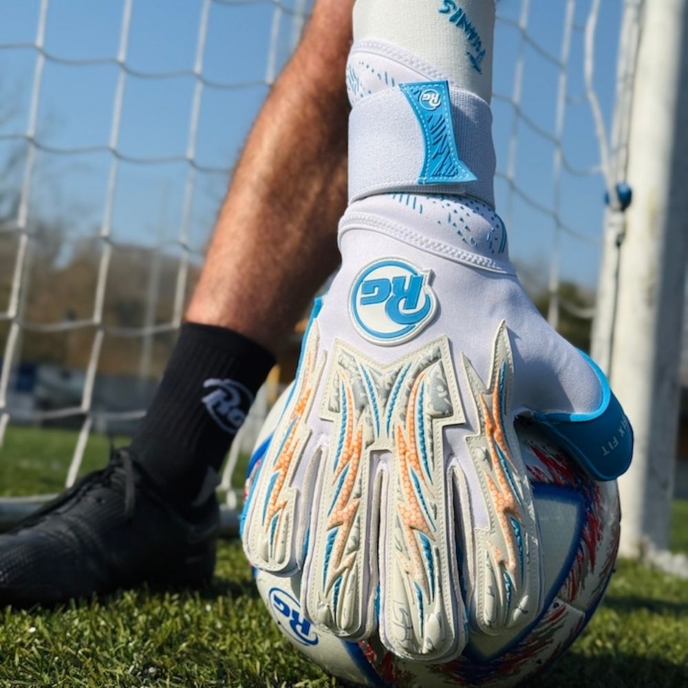 RG Tuanis Roll Hybrid Cut with F/S Goalkeeper Gloves