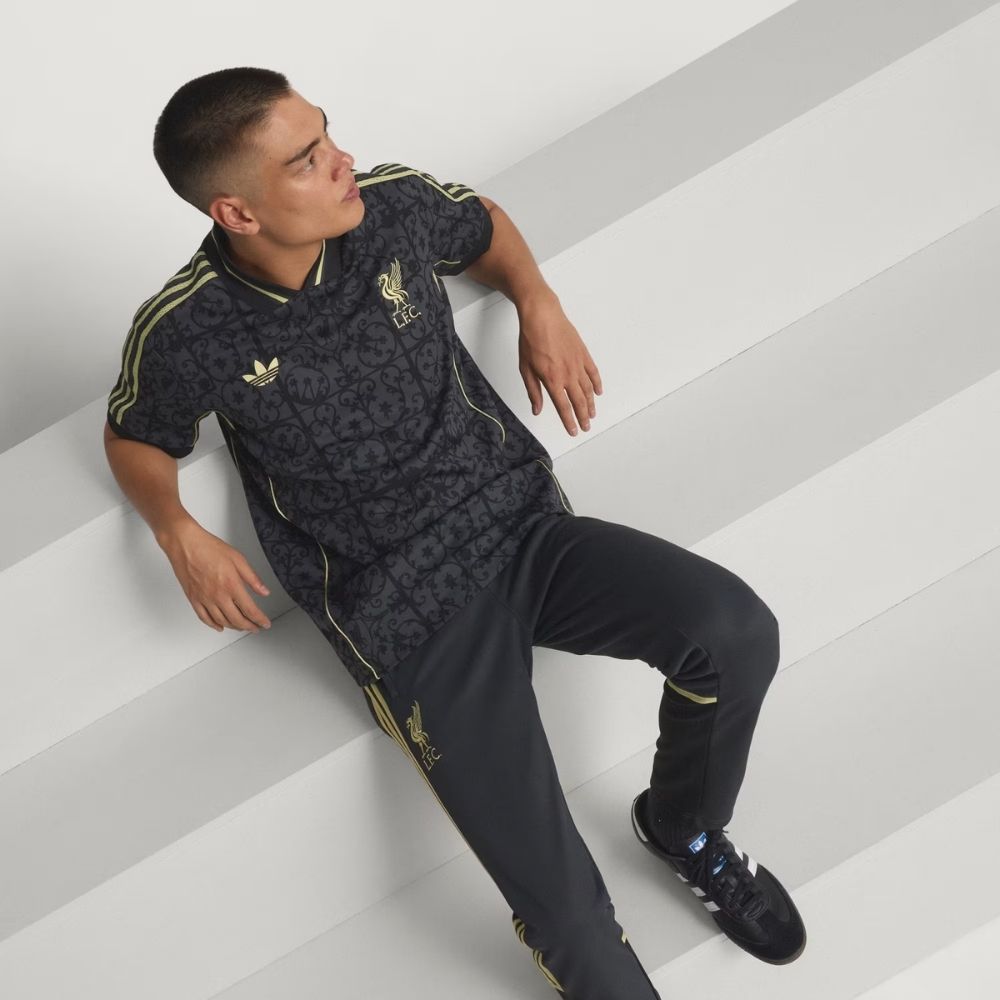 Liverpool FC adidas ジャージセット 黒　Mサイズ　リバプール adidas Liverpool FC Men's Lifestyle Jersey – Soccer Maxx
