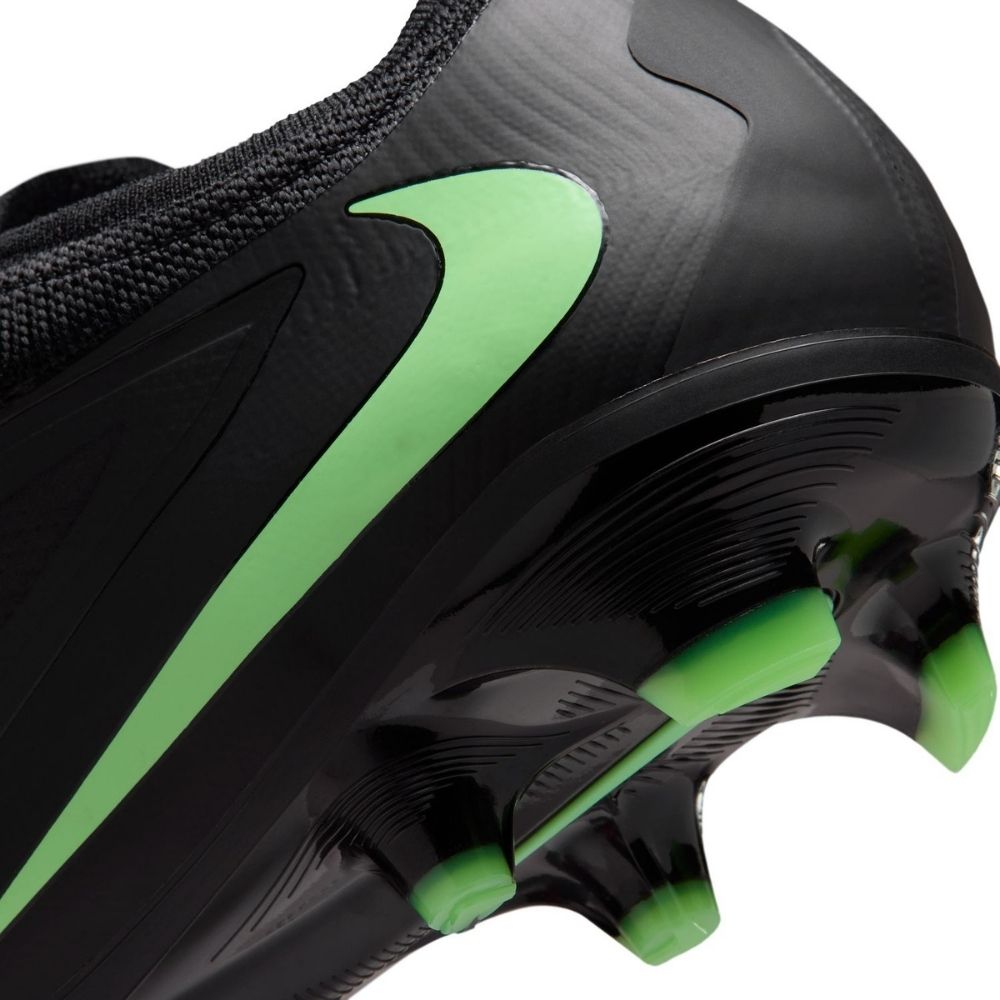 Nike Phantom 6 Low Pro Firm Ground Soccer Cleats